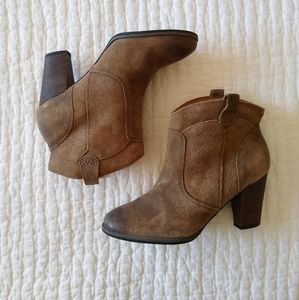 Indigo by Clarks Heath Harrier Suede Booties 10